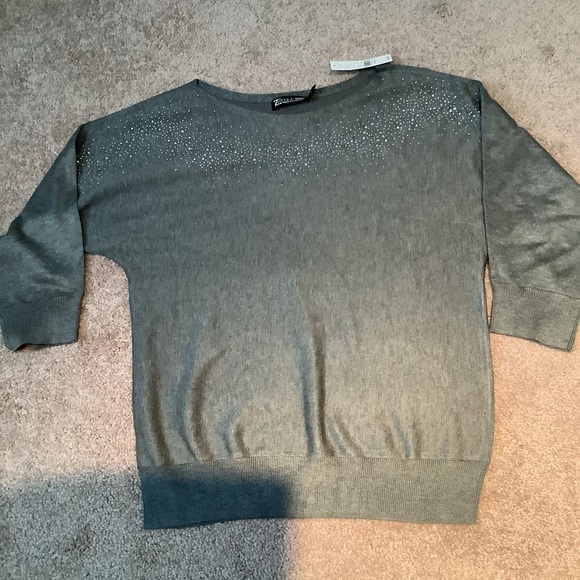 New York and company Grey rhinestone sweater - Picture 2 of 7